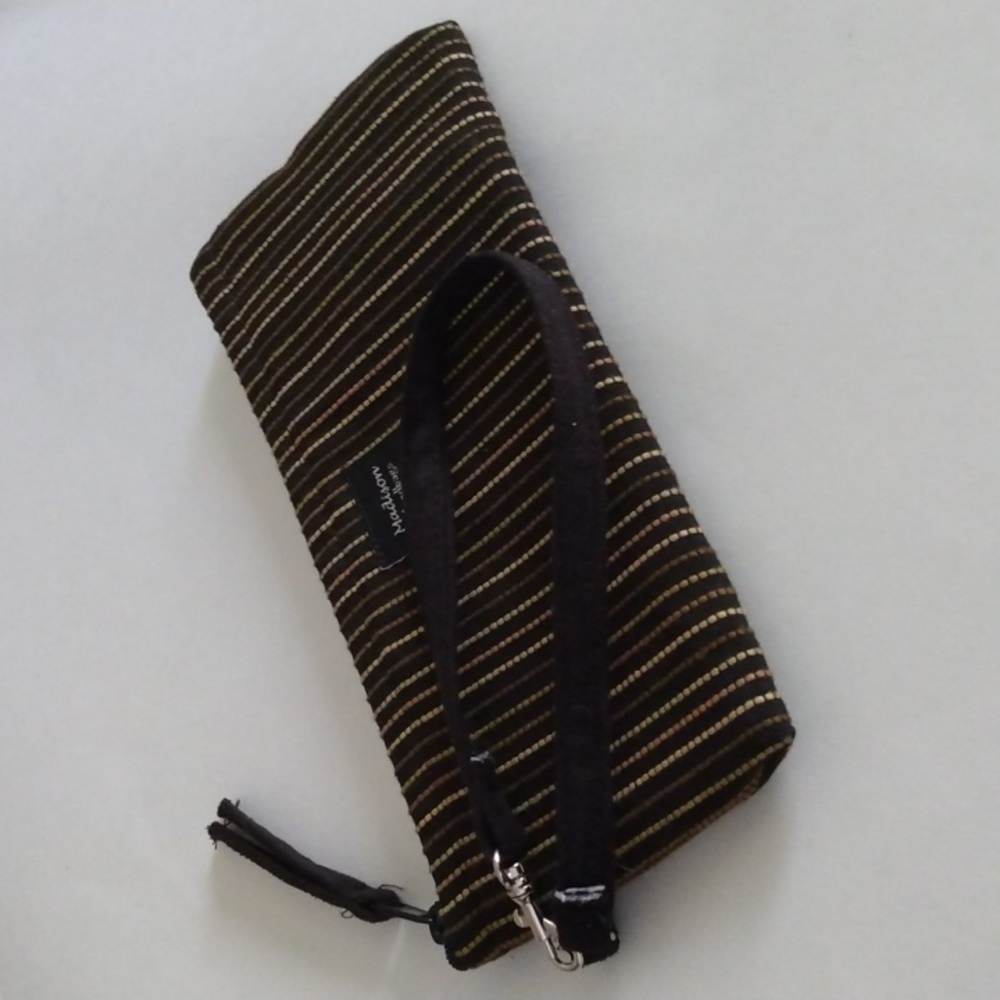 Madison Handbags Wristlet